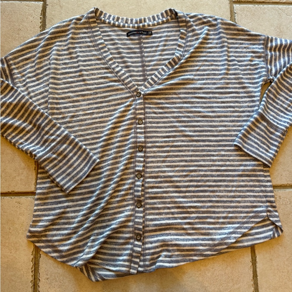 Abercrombie & Fitch Gray and White Striped
